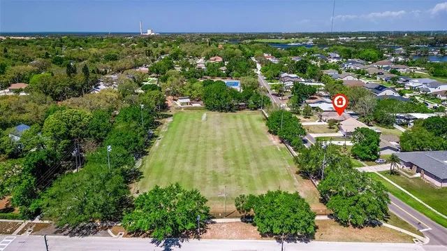 $2,900 | 834 Riverside Drive, Tarpon Springs, FL 34689