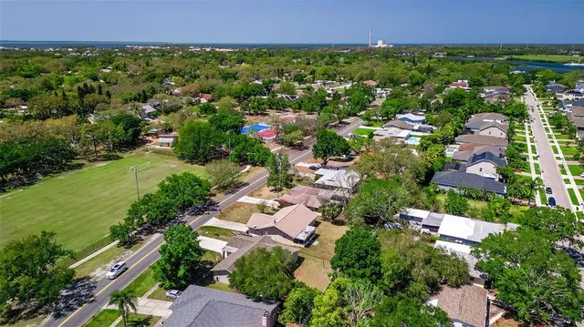 $2,900 | 834 Riverside Drive, Tarpon Springs, FL 34689