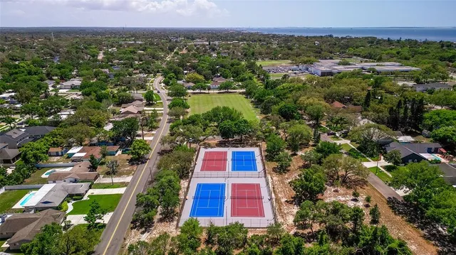 $2,900 | 834 Riverside Drive, Tarpon Springs, FL 34689