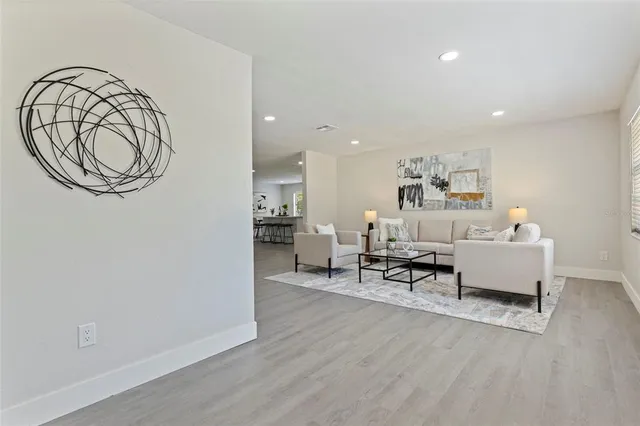 $2,900 | 834 Riverside Drive, Tarpon Springs, FL 34689