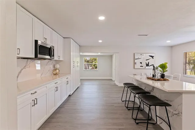 $2,900 | 834 Riverside Drive, Tarpon Springs, FL 34689