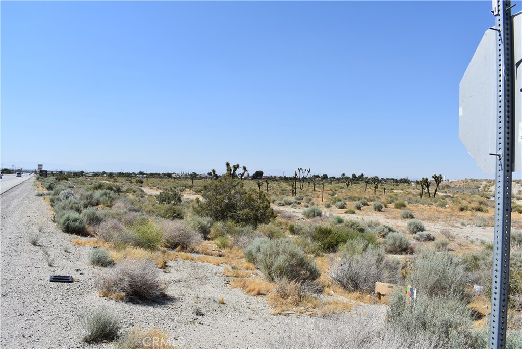 62 Th Street Palmdale, CA 93552 - Photo 4 of 11 a view of sky