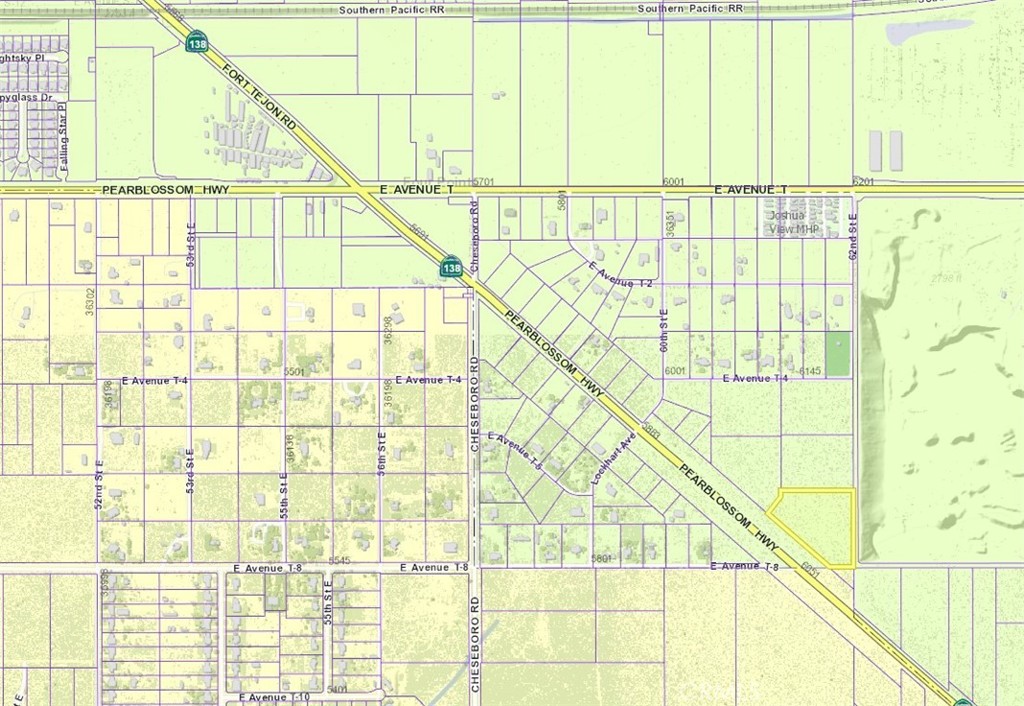 62 Th Street Palmdale, CA 93552 - Photo 6 of 11 a bathroom with a shower