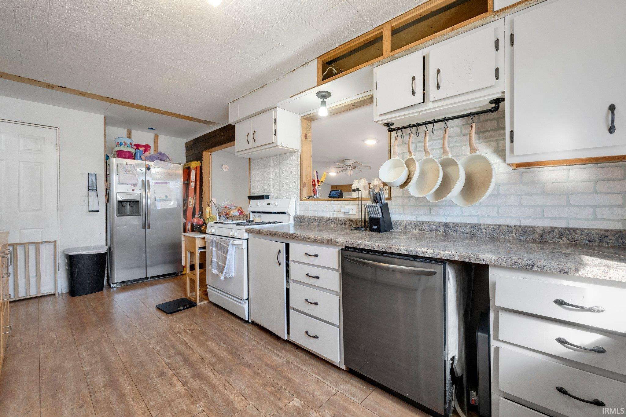 224 Parsonage Street Hudson, IN 46747 - Photo 4 of 24 Gallery Image 4
