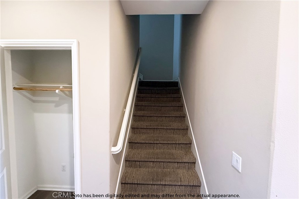 107 Mighty Oak Irvine, CA 92602 - Photo 7 of 22 a view of entryway