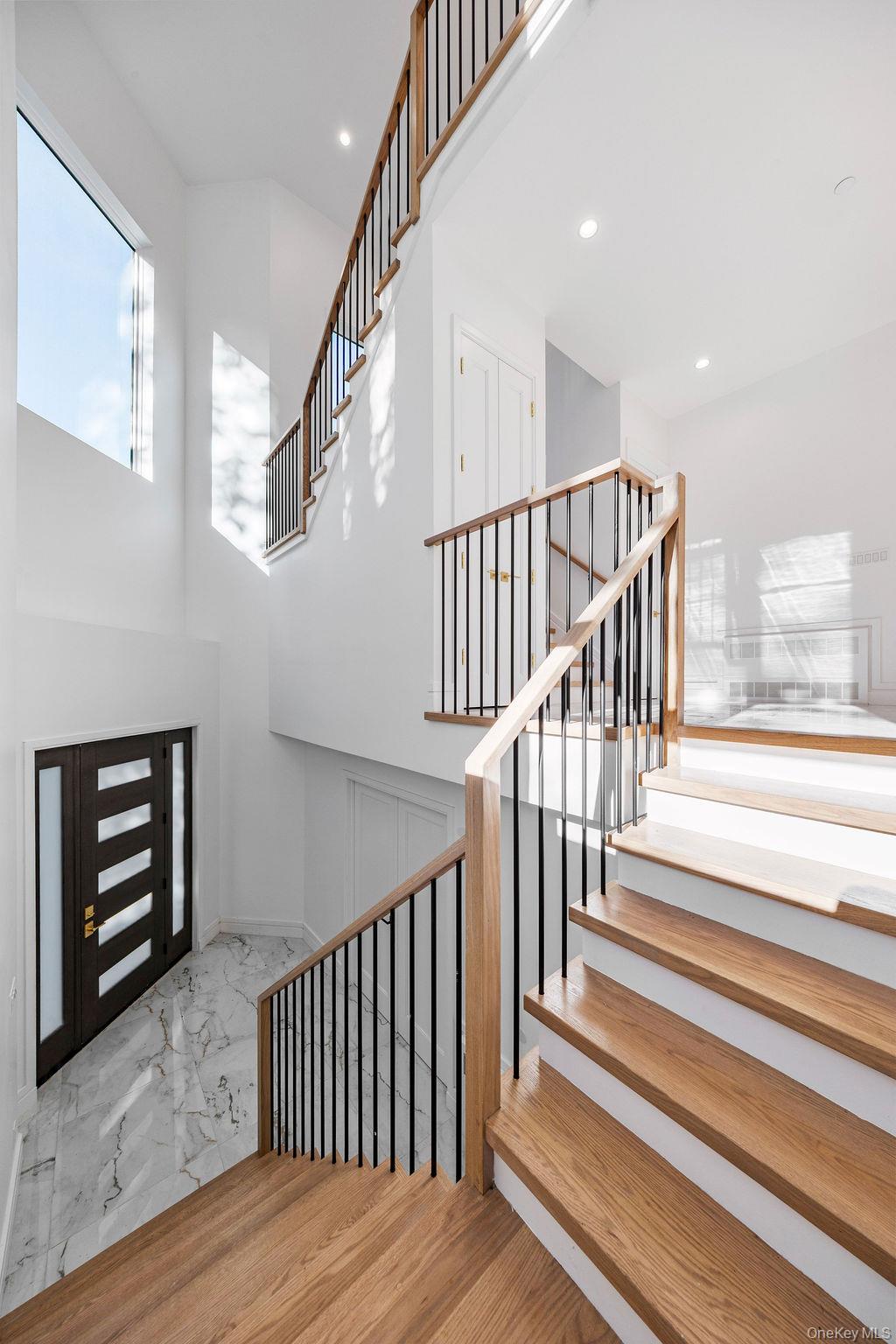 40 Singer Avenue, Unit 201 Spring Valley, NY 10977 - Photo 4 of 50 a view of entryway