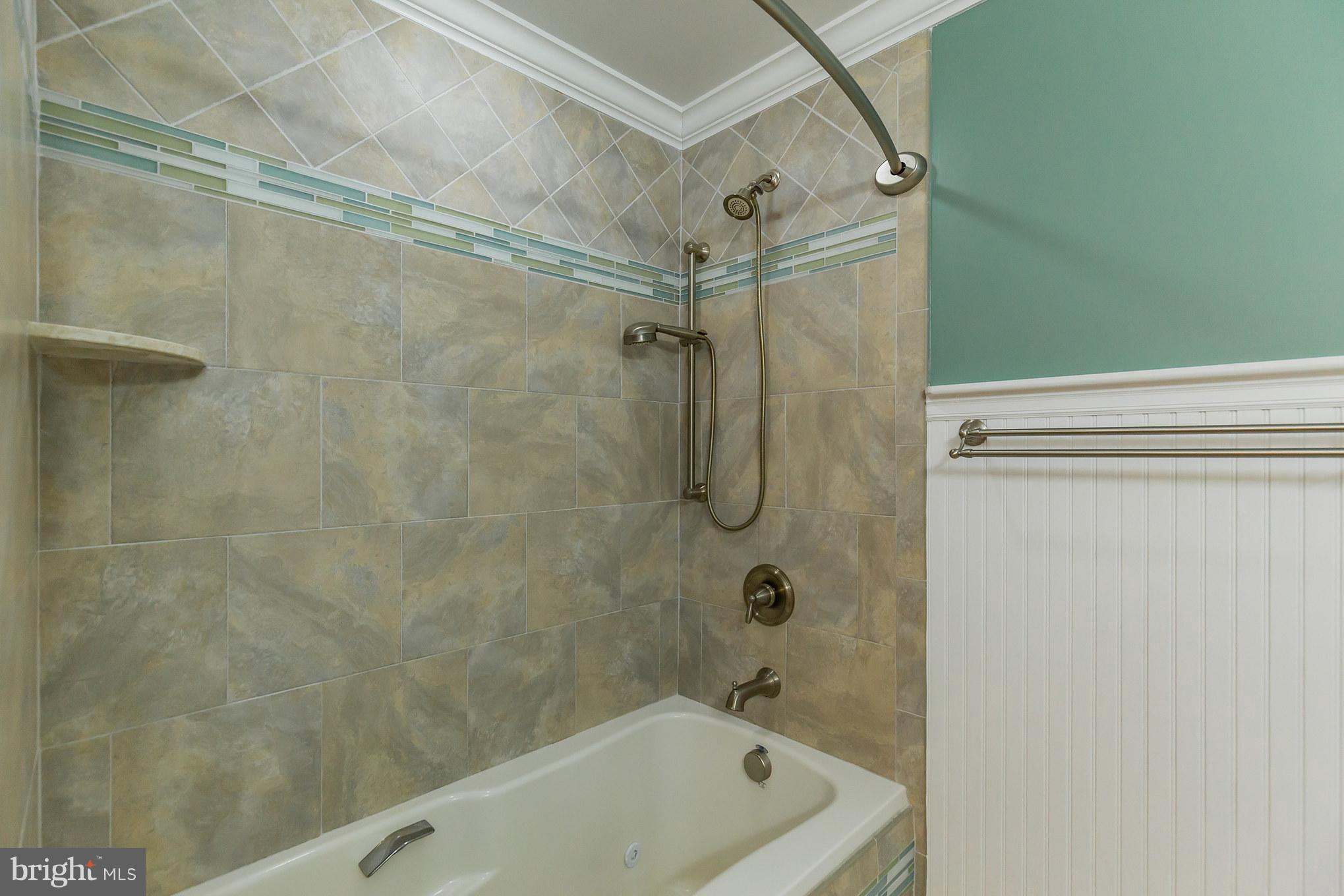 48070 Post Oak Road St. Inigoes, MD 20684 - Photo 13 of 30 Bath (Master)