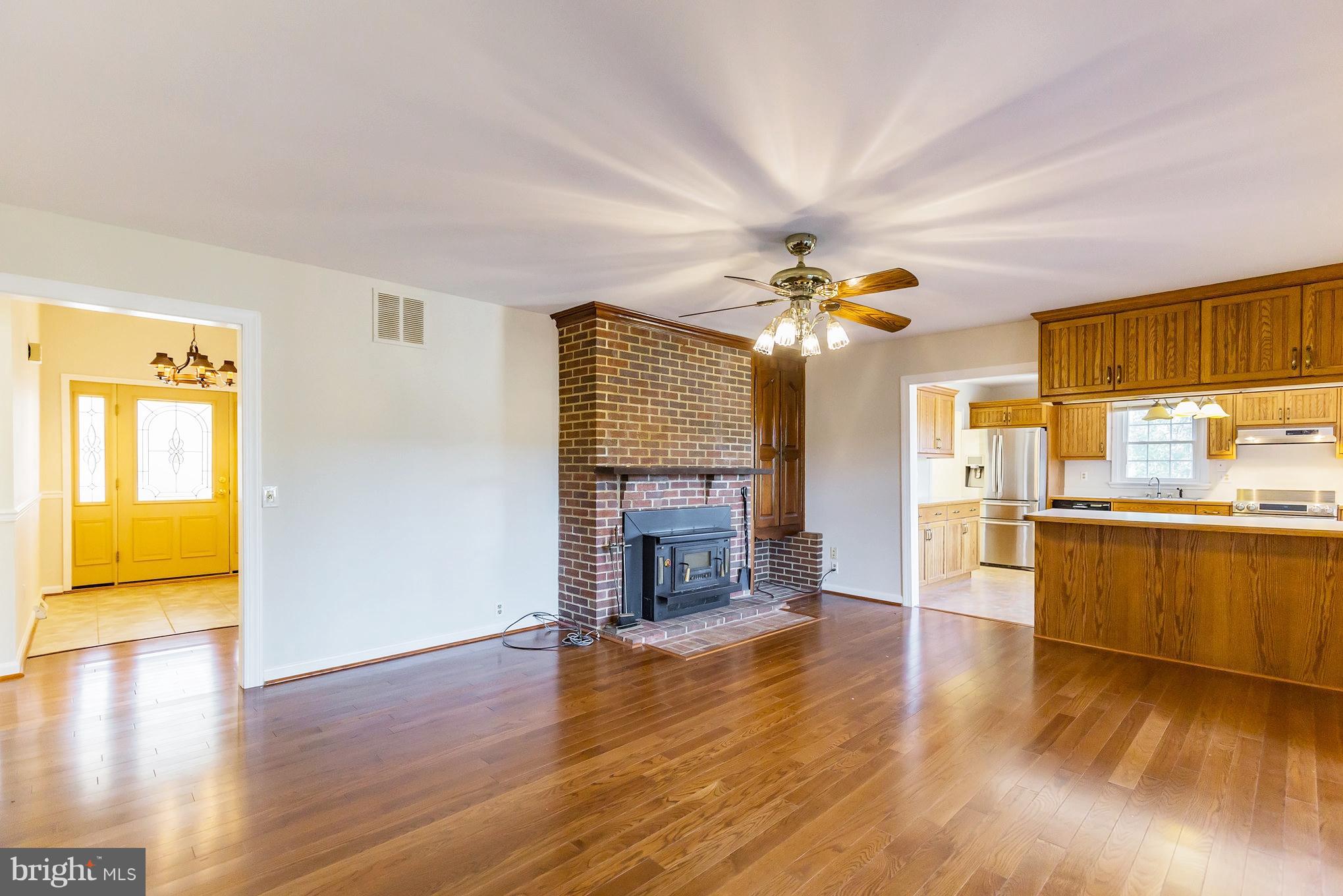 48070 Post Oak Road St. Inigoes, MD 20684 - Photo 22 of 30 Dining Room