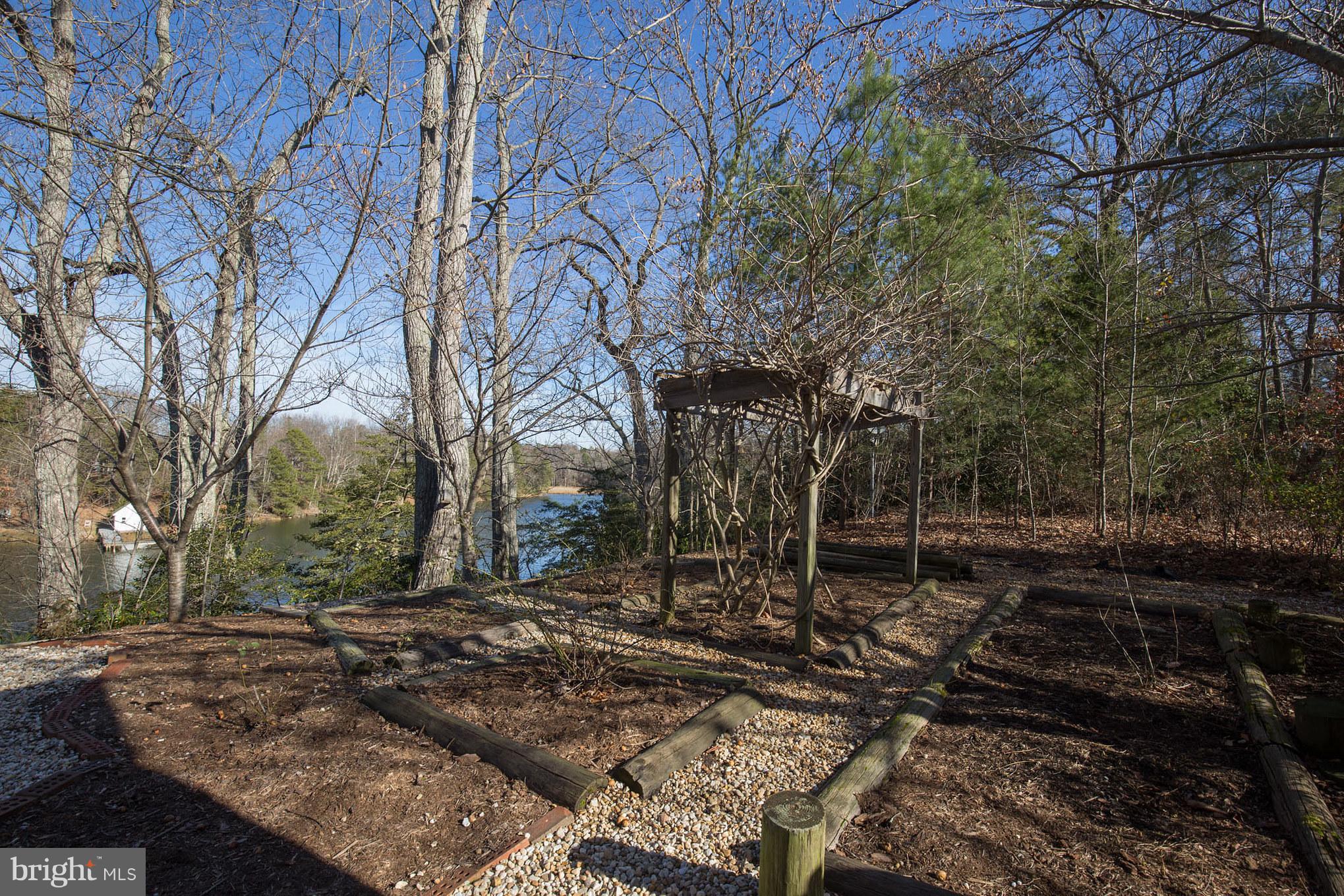 48070 Post Oak Road St. Inigoes, MD 20684 - Photo 5 of 30 Exterior (Rear)