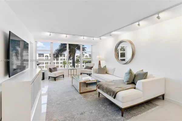 $875,000 | 1620 South Ocean Boulevard, Unit 3J, Lauderdale-by-the-Sea, FL 33062
