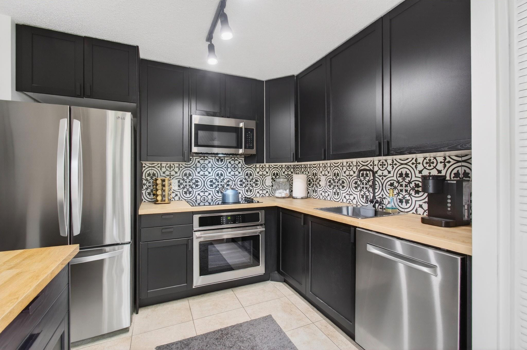 6621 Via Regina, Unit 6621 Boca Raton, FL 33433 - Photo 3 of 100 Photo 3