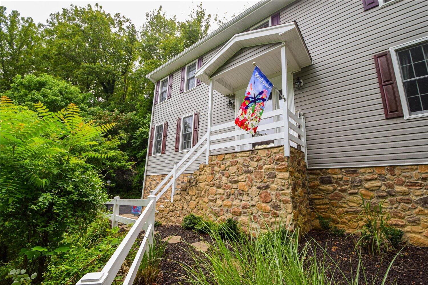 5448 Highfields Road Roanoke, VA 24018 - Photo 31 of 41 31-5448 Highfields-31