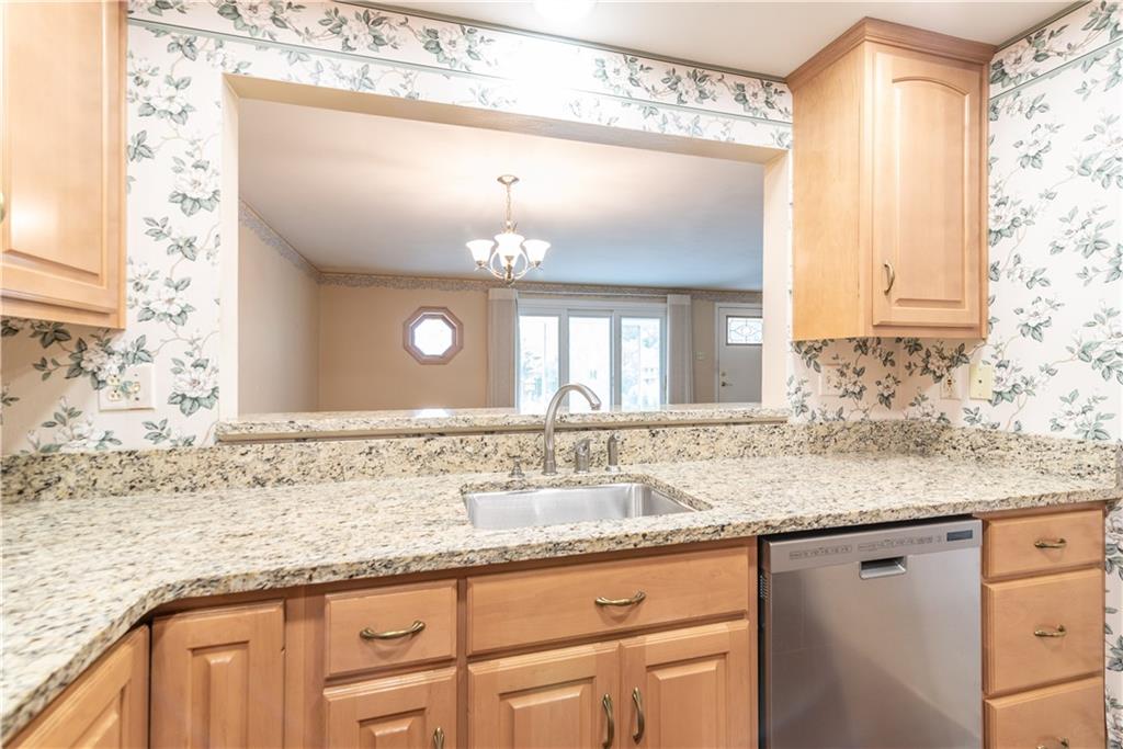 1530 Greentree Road Pittsburgh, PA 15220 - Photo 12 of 22 Gallery Image 12