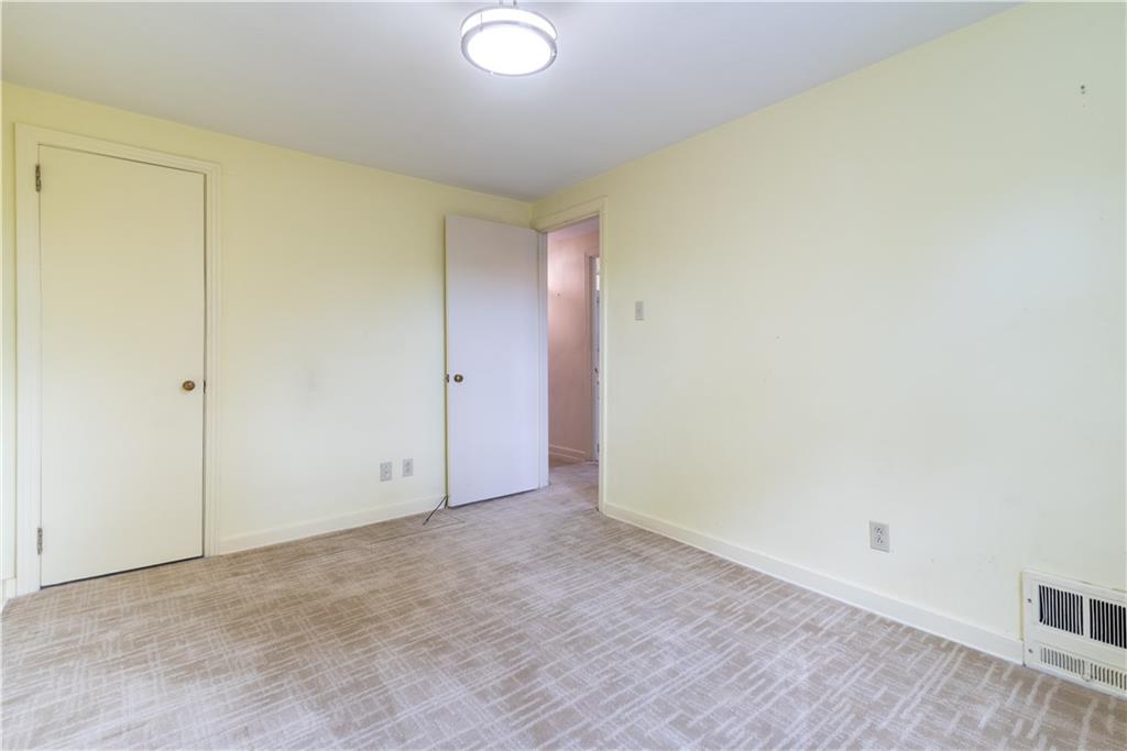 1530 Greentree Road Pittsburgh, PA 15220 - Photo 14 of 22 Gallery Image 14