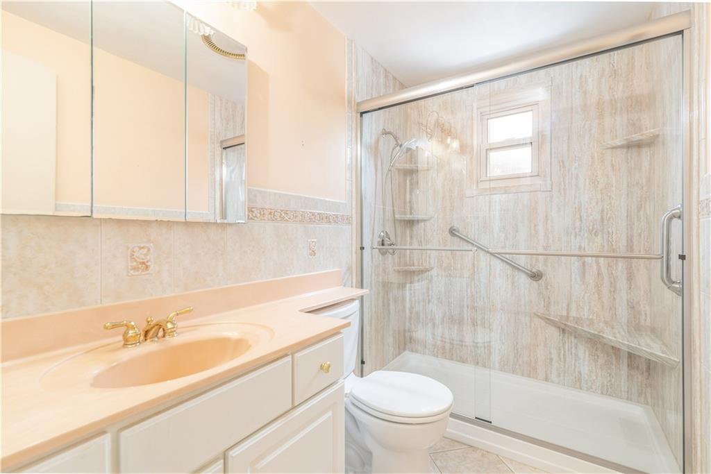 1530 Greentree Road Pittsburgh, PA 15220 - Photo 18 of 22 Gallery Image 18