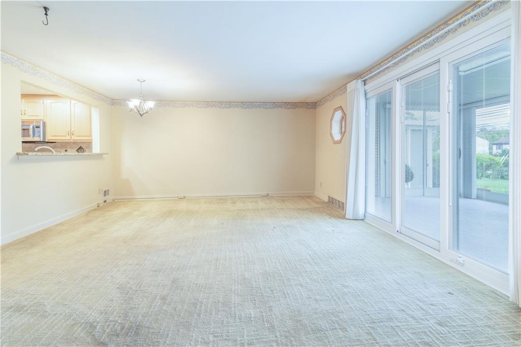 1530 Greentree Road Pittsburgh, PA 15220 - Photo 5 of 22 Gallery Image 5