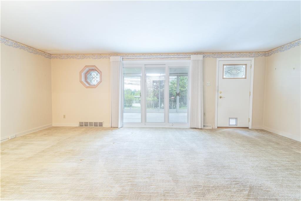 1530 Greentree Road Pittsburgh, PA 15220 - Photo 6 of 22 Gallery Image 6