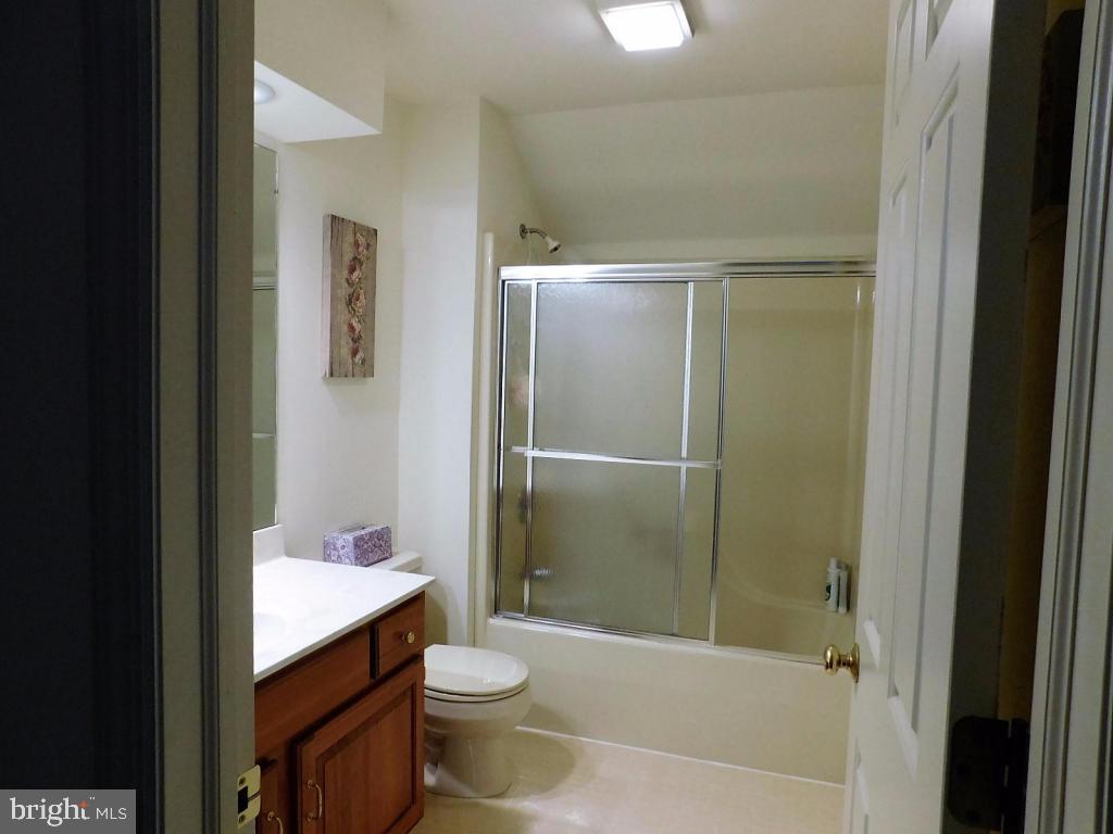 282 Kingsbridge Drive Lititz, PA 17543 - Photo 18 of 20