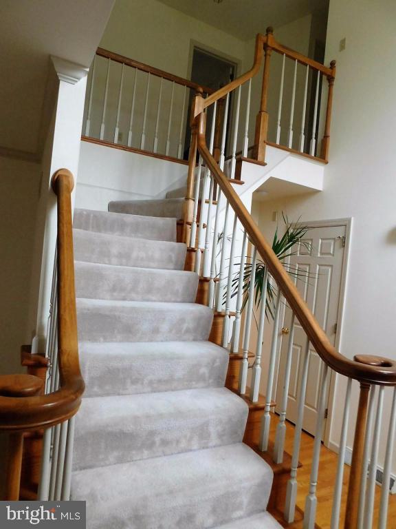 282 Kingsbridge Drive Lititz, PA 17543 - Photo 3 of 20