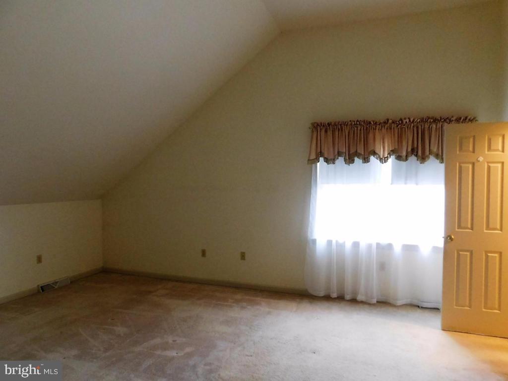 282 Kingsbridge Drive Lititz, PA 17543 - Photo 9 of 20