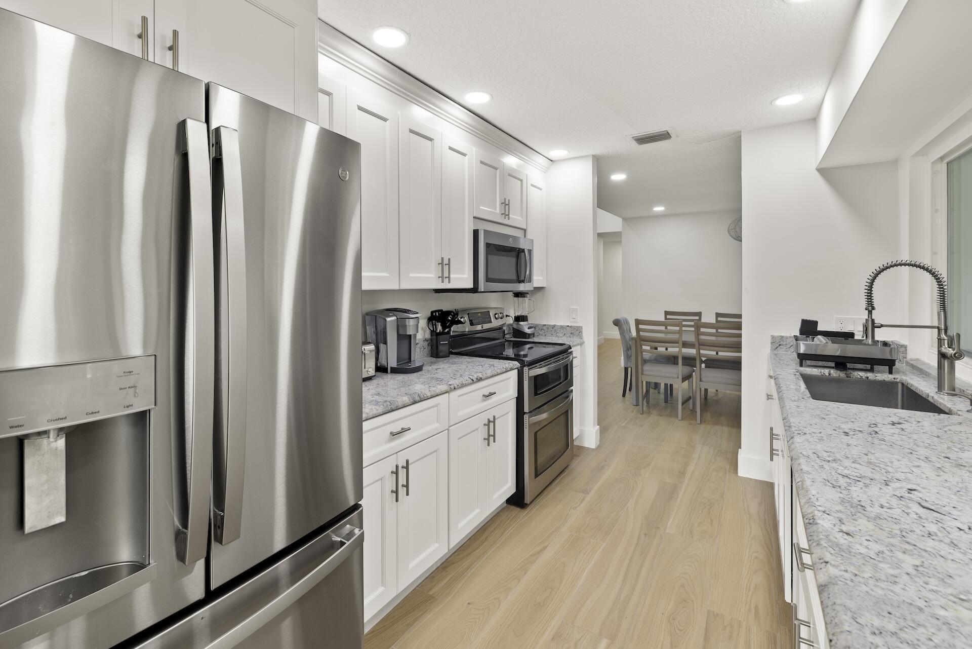 12151 Old Country Road North Wellington, FL 33414 - Photo 8 of 28 0H8A0334