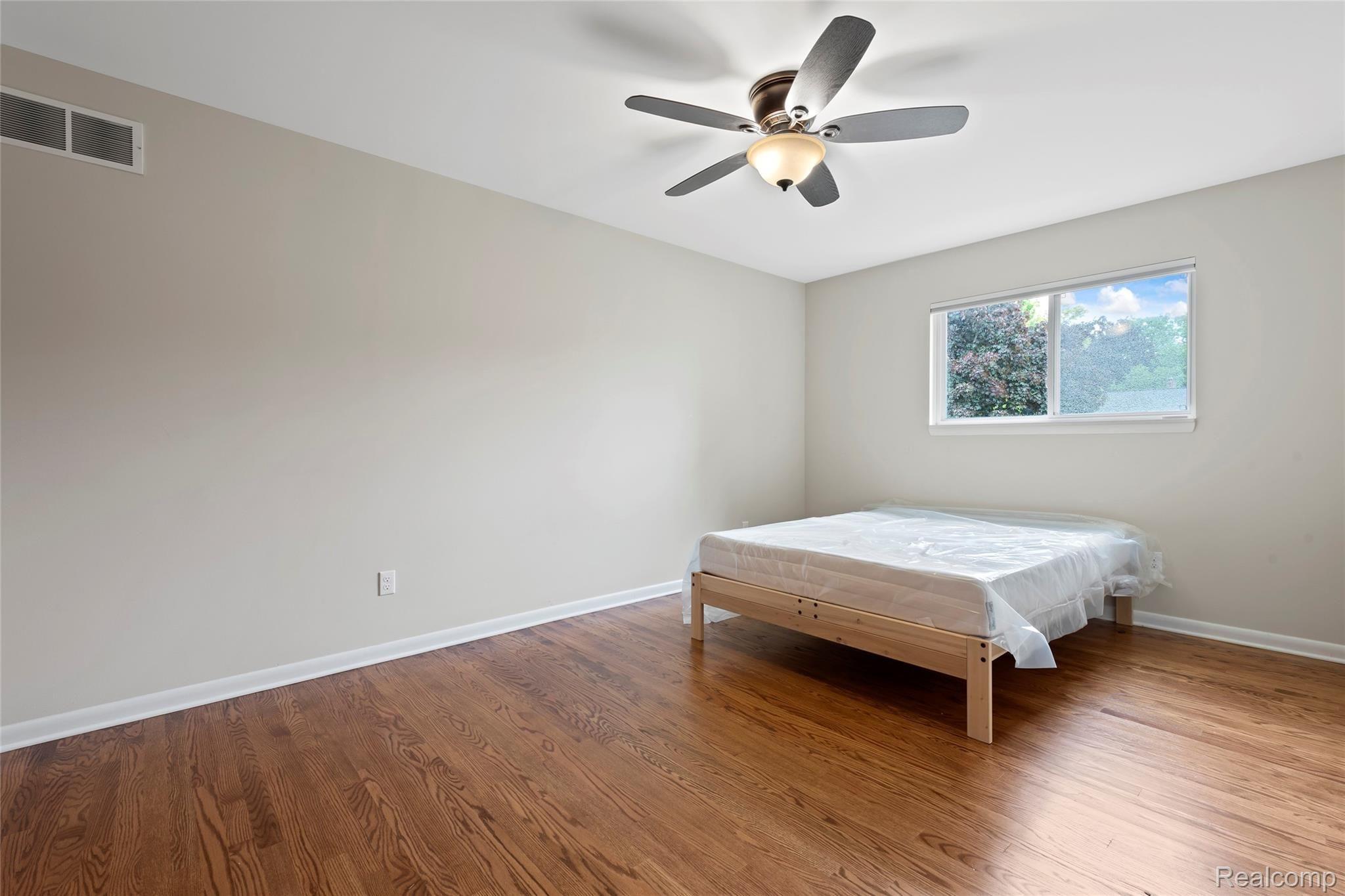 750 Canterbury Road Grosse Pointe, MI 48236 - Photo 27 of 47 Bedroom 3