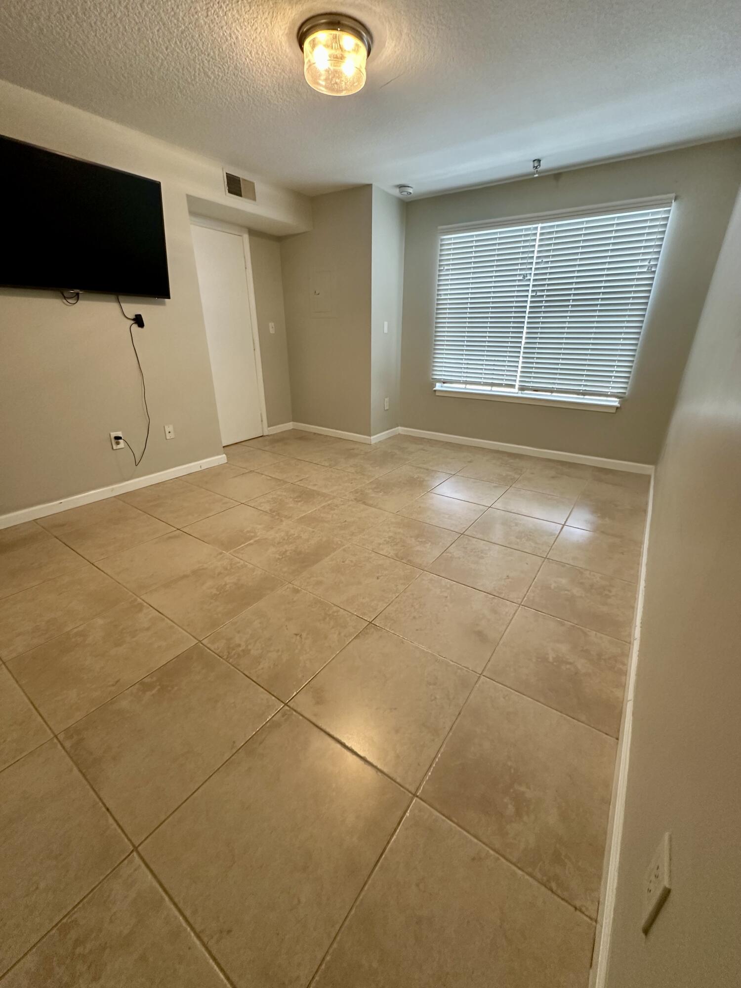 1050 Crystal Way, Unit H Delray Beach, FL 33444 - Photo 23 of 41 BahiaBedroom1