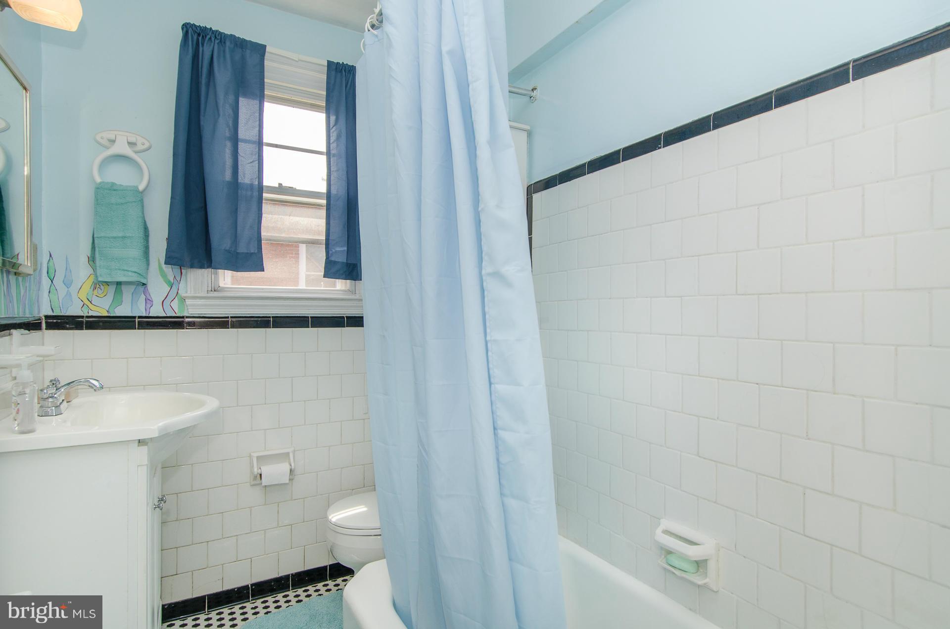 3721 Greenvale Road Baltimore, MD 21229 - Photo 13 of 30 Bath