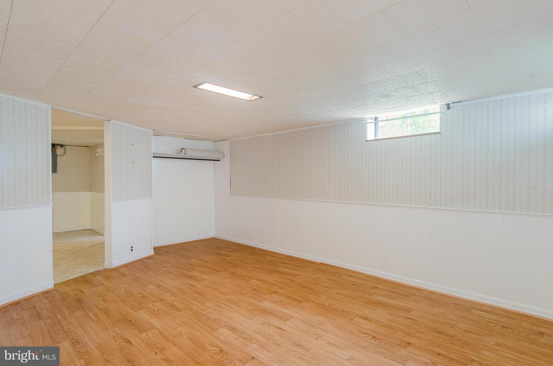 3721 Greenvale Road Baltimore, MD 21229 - Photo 17 of 30 Family Room