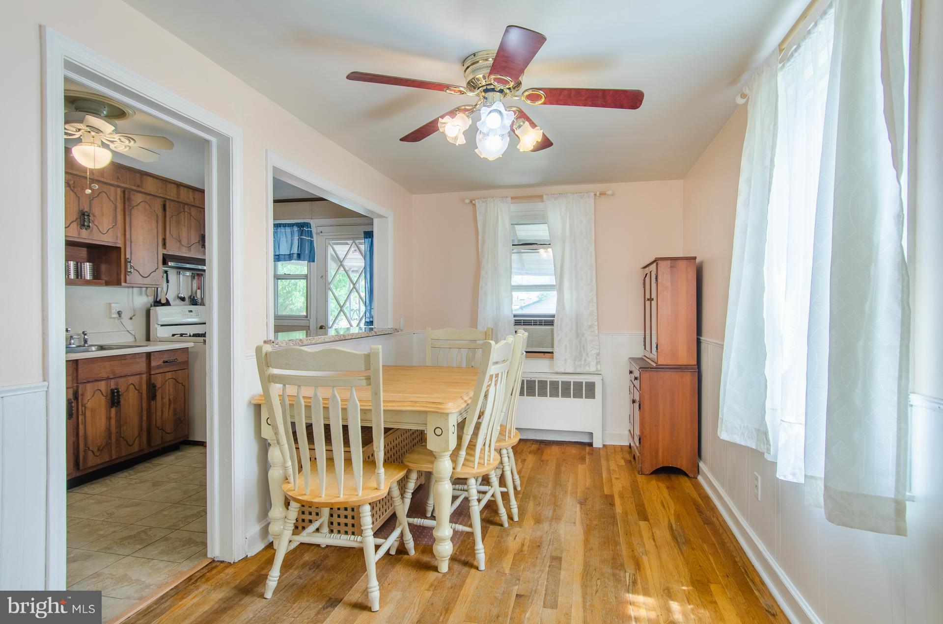 3721 Greenvale Road Baltimore, MD 21229 - Photo 4 of 30 Dining Room