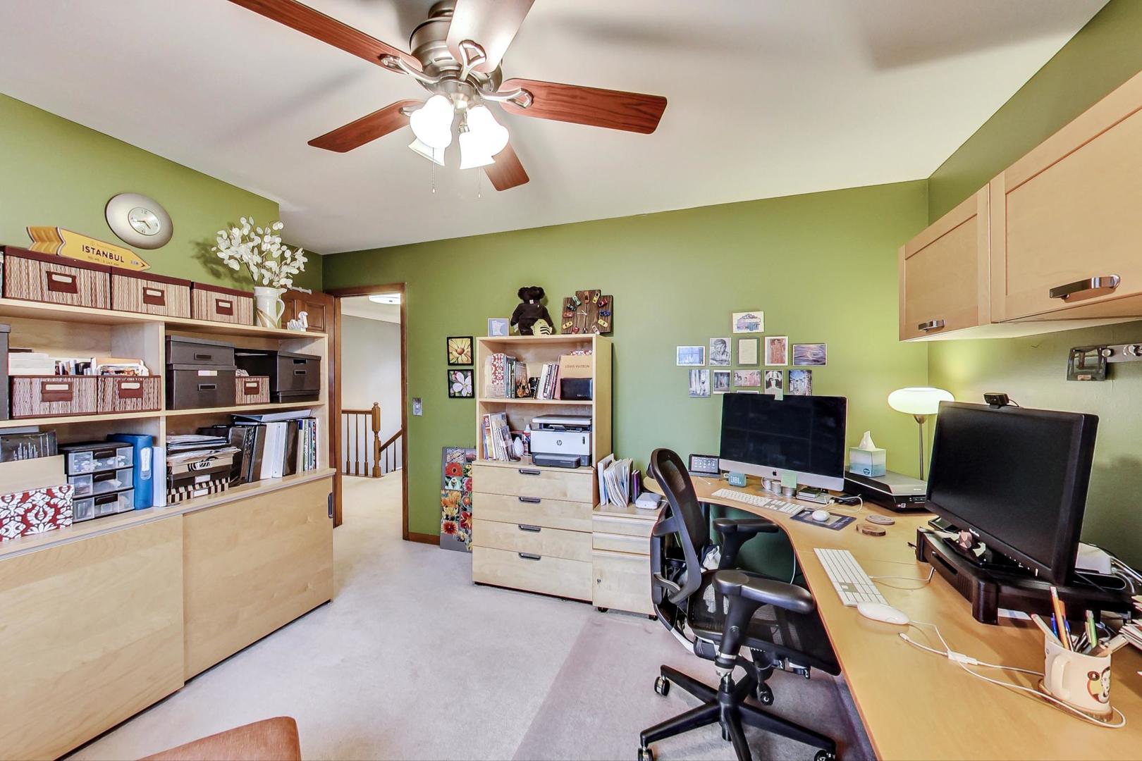 2185 Maplewood Drive Gurnee, IL 60031 - Photo 37 of 65 a view of a workspace with furniture