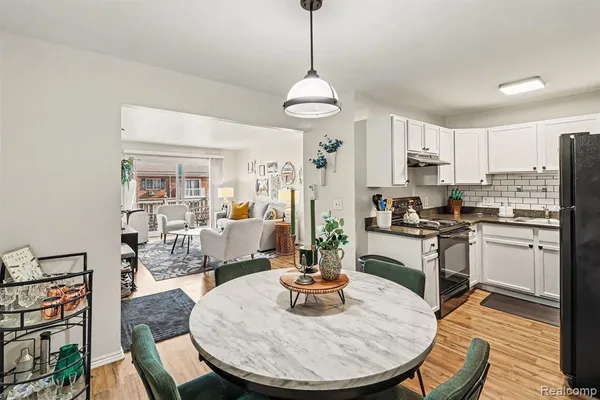 $114,900 | 2440 Parmenter Boulevard, Unit 204, Royal Oak, MI 48073