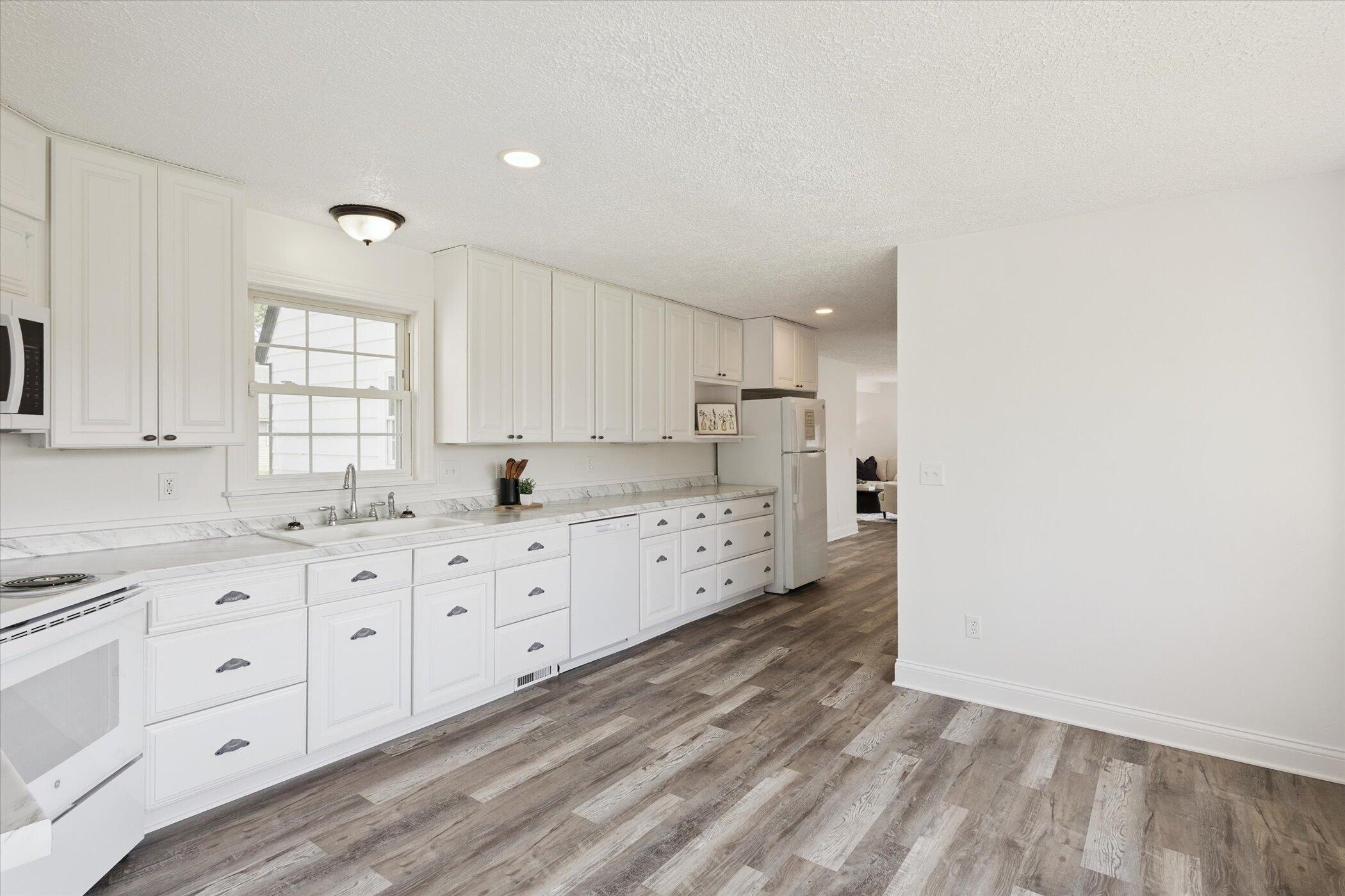 3441 Townline Road Houghton Lake, MI 48629 - Photo 11 of 53 Kitchen 4