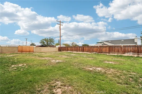 a view of a garden with a big yard