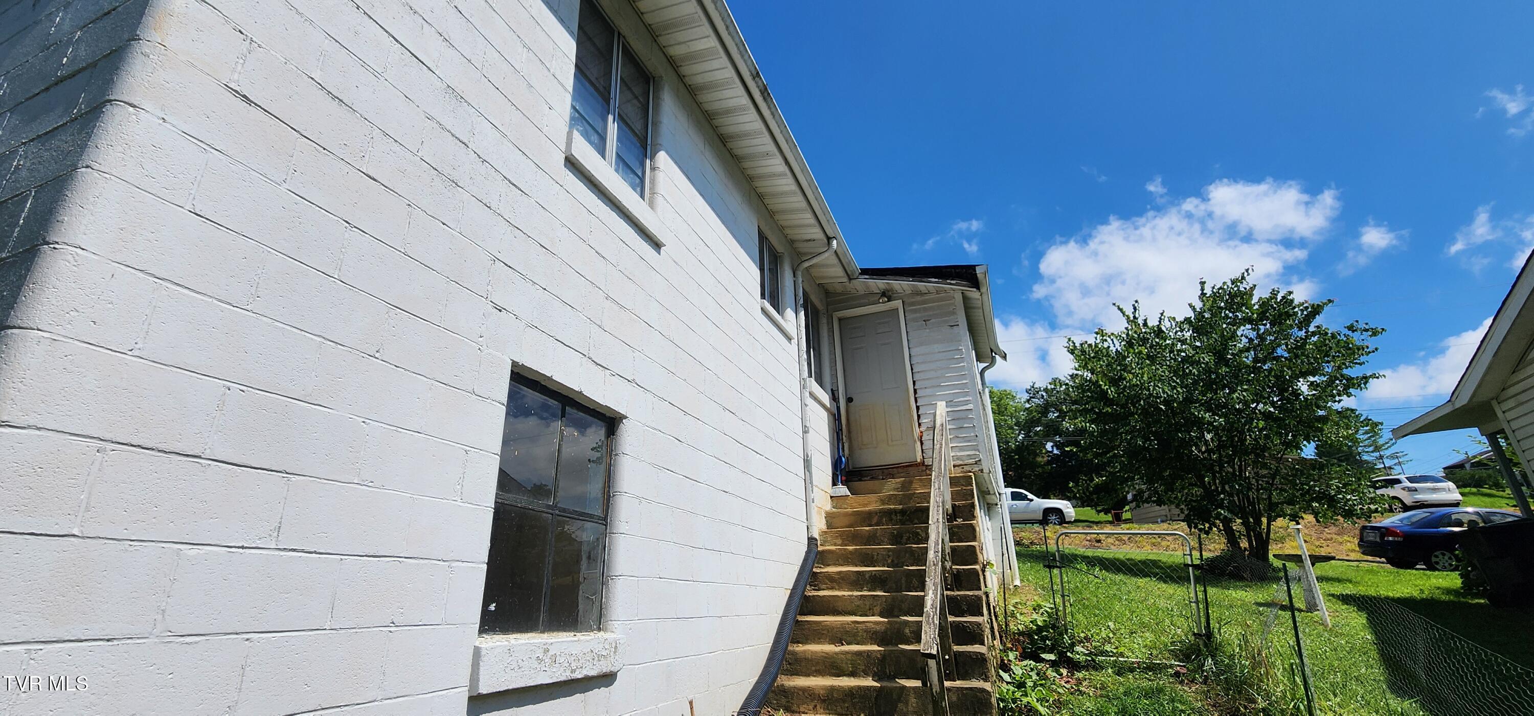 159 Millard Street Bristol, VA 24201 - Photo 11 of 12 20250702_111344