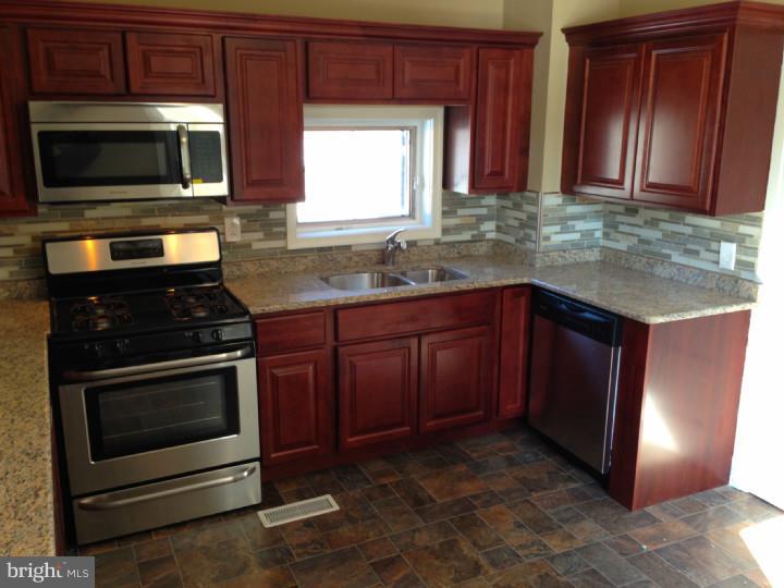 329 Fairview Road Woodlyn, PA 19094 - Photo 5 of 18 Gallery Image 5