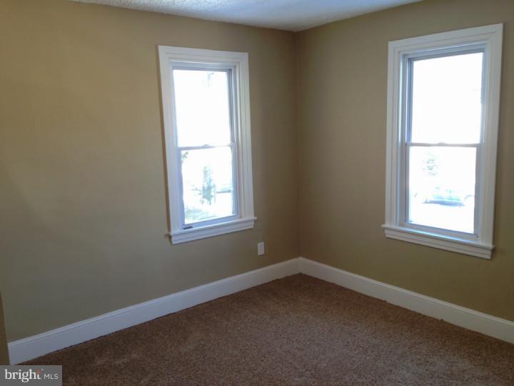 329 Fairview Road Woodlyn, PA 19094 - Photo 8 of 18 Gallery Image 8