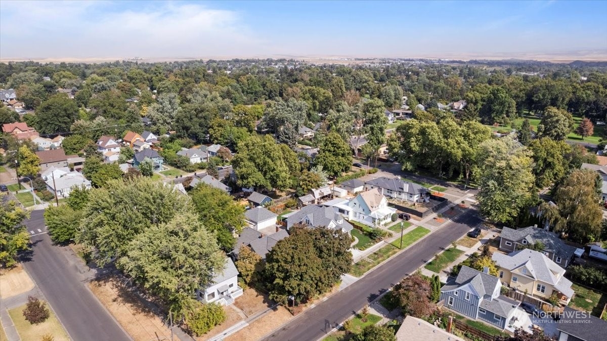 703 Washington Street Walla Walla, WA 99362 - Photo 30 of 30 an aerial view of a city