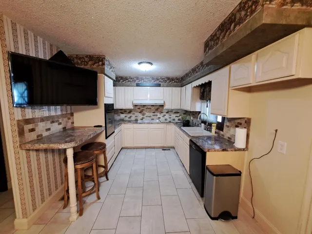 $199,900 | 503 South Elizabeth Street, Wichita, KS 67213