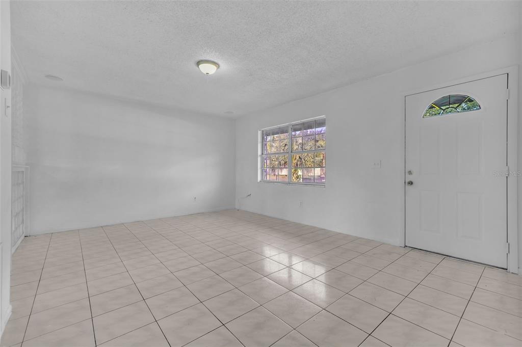 4492 Calendula Drive Orlando, FL 32839 - Photo 4 of 33