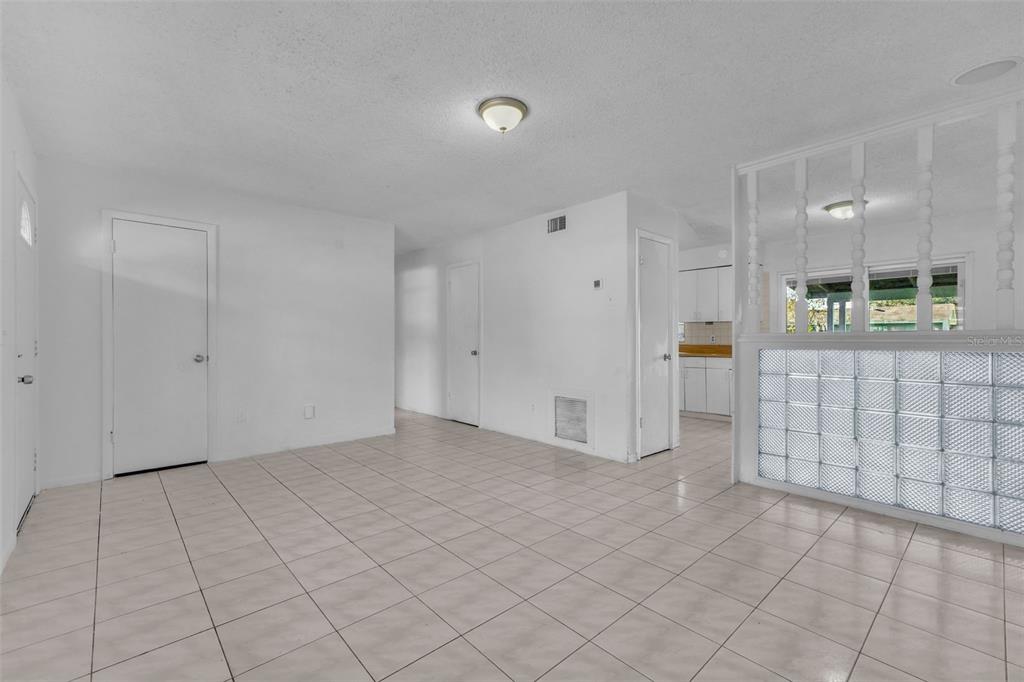 4492 Calendula Drive Orlando, FL 32839 - Photo 6 of 33