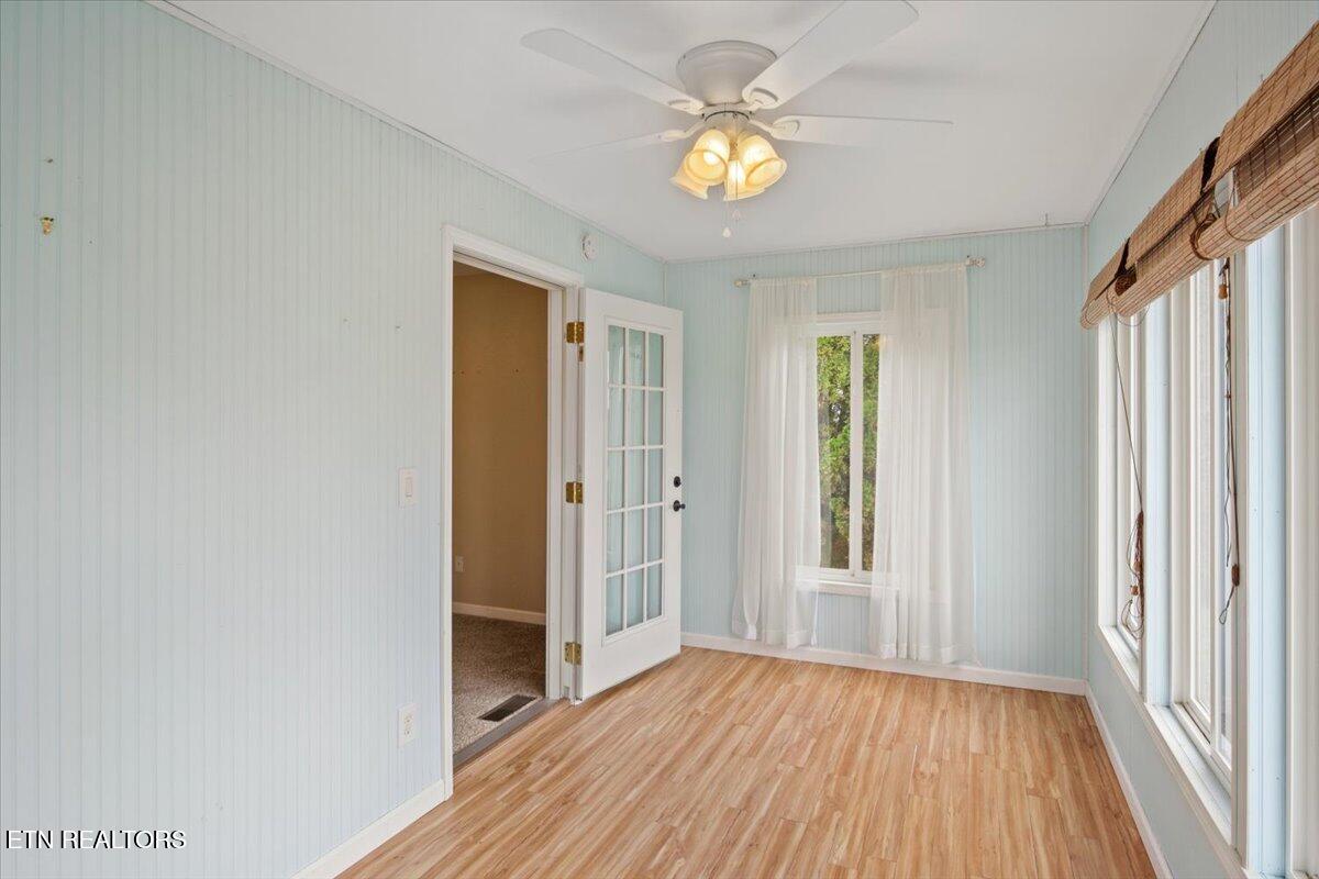 752 Killion Road Dandridge, TN 37725 - Photo 14 of 26 17-Sunroom