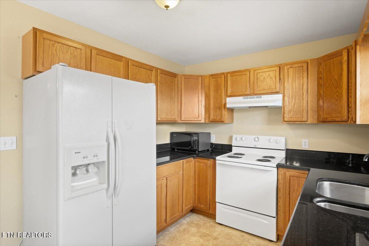 752 Killion Road Dandridge, TN 37725 - Photo 8 of 26 10-Kitchen