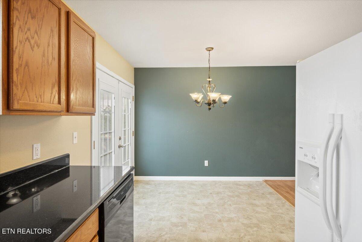 752 Killion Road Dandridge, TN 37725 - Photo 9 of 26 11-Kitchen