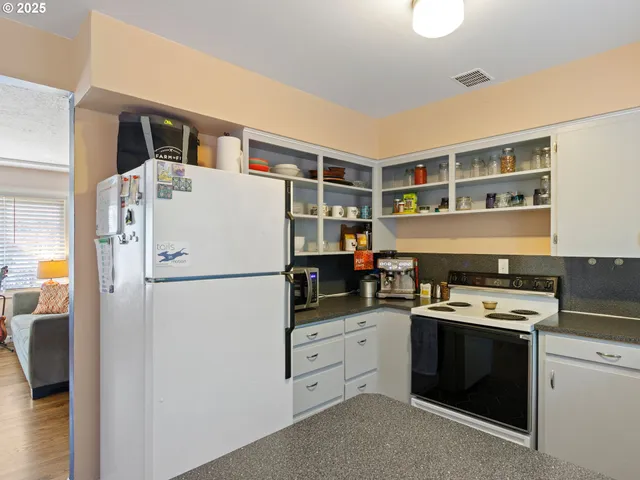 $487,000 | 5425 North Syracuse Street, Portland, OR 97203