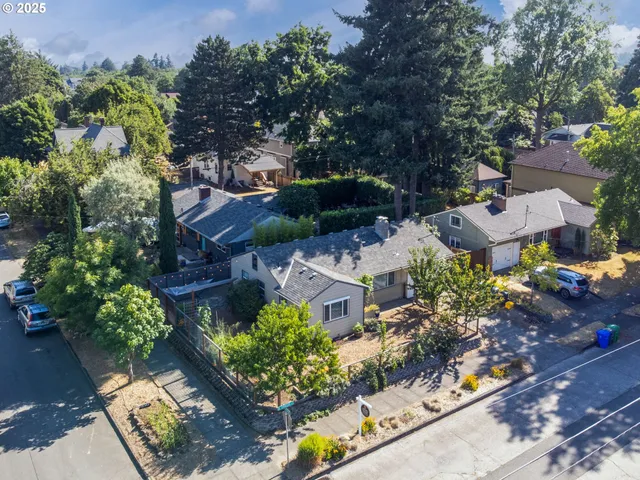 $487,000 | 5425 North Syracuse Street, Portland, OR 97203