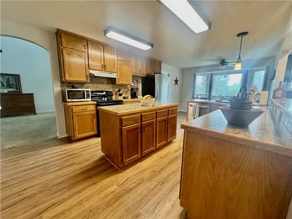 $585,000 | 17274 Kansas Avenue, Basehor, KS 66007