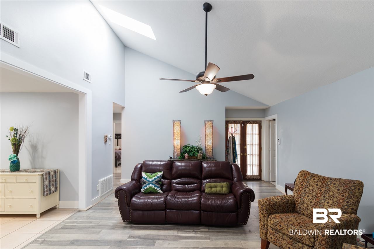 135 Michael Loop Daphne, AL 36526 - Photo 8 of 23
