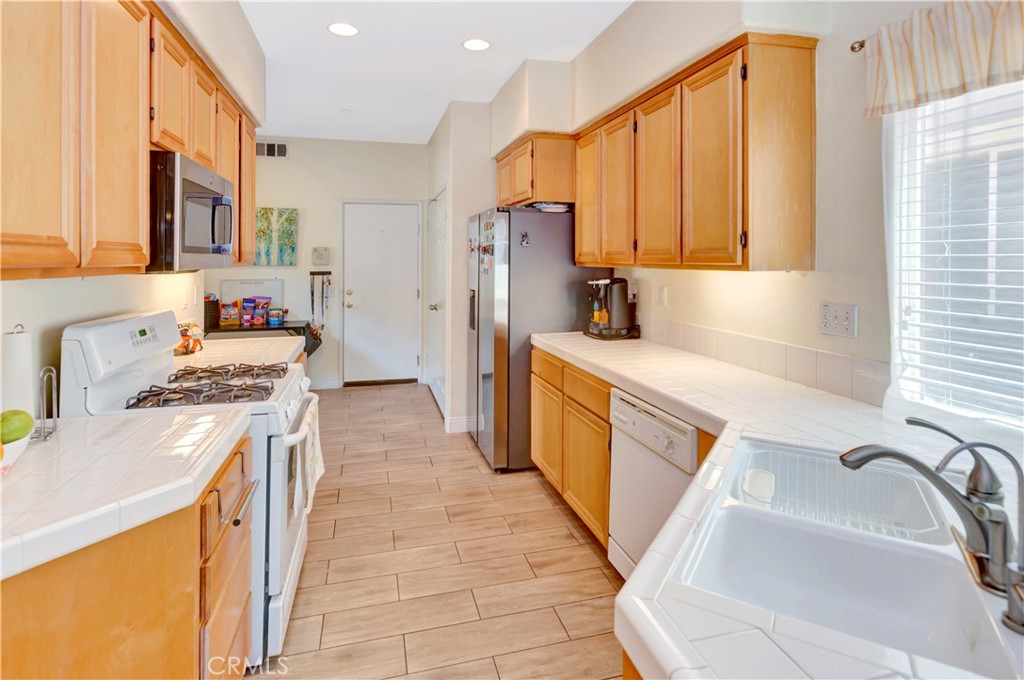 2977 Watermount Street Riverside, CA 92501 - Photo 11 of 24