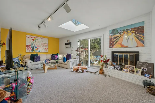 $829,000 | 111 Shinbone Lane, Commack, NY 11725